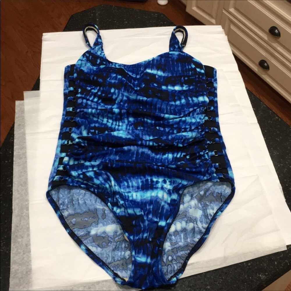 Miraclesuit swimsuit like new